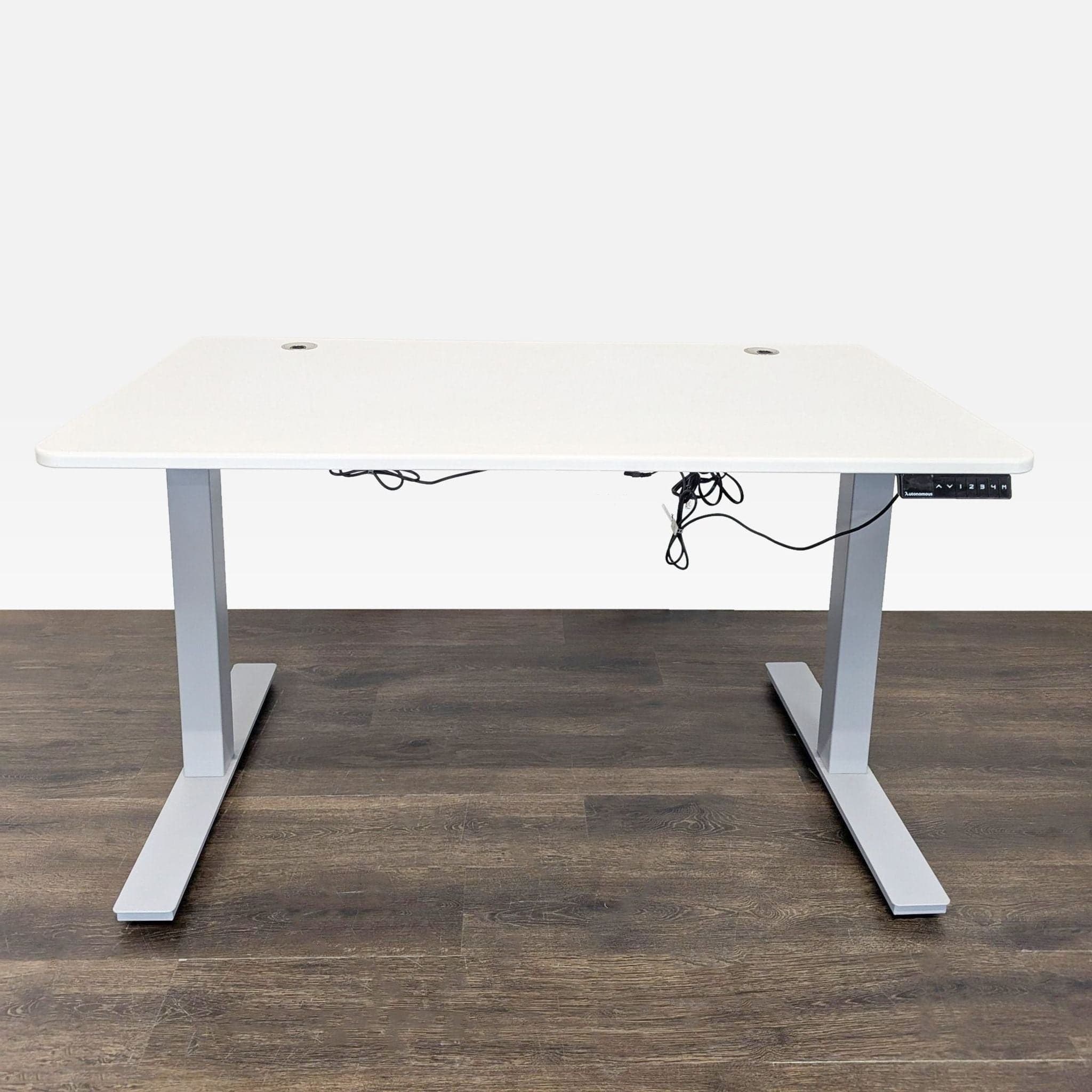 Autonomous Electric Adjustable Standing Desk with Programmable Settings - Thumbnail 4