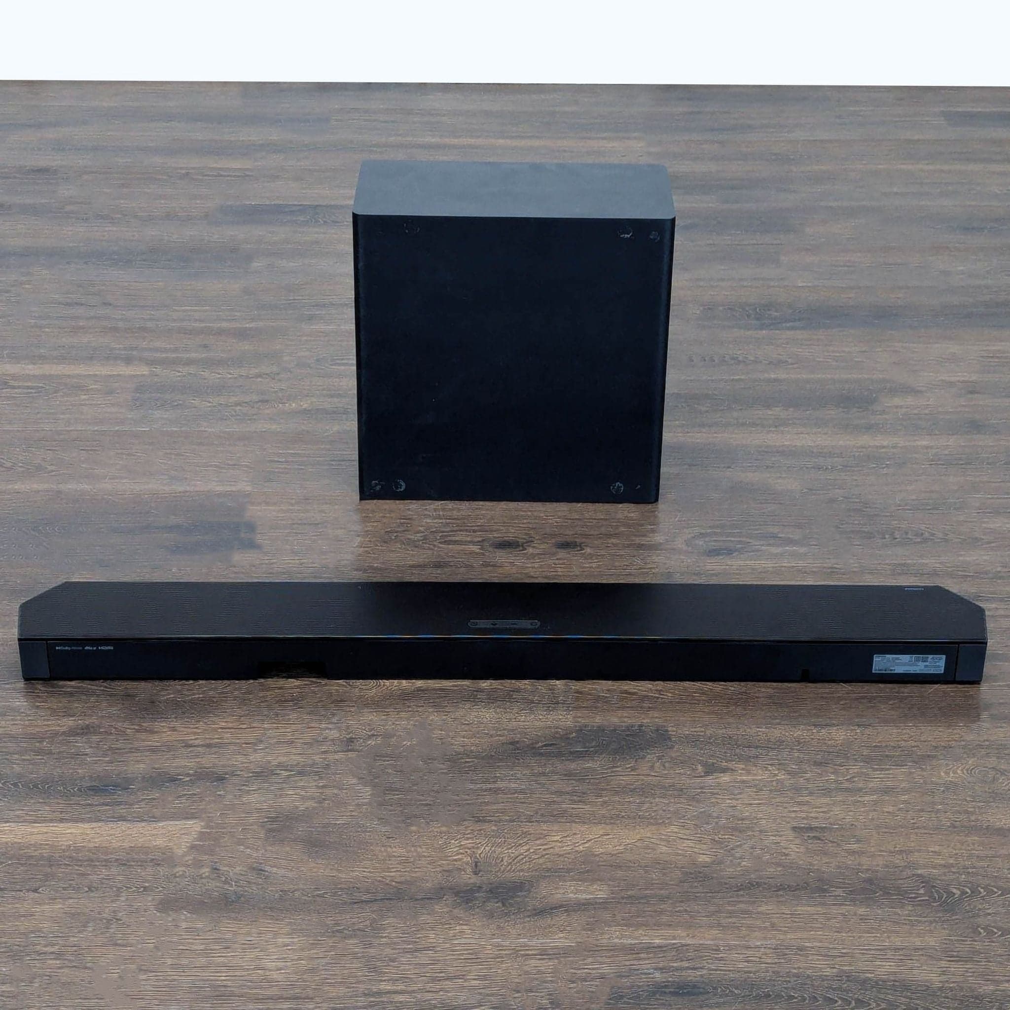 Samsung Soundbar with Wireless Subwoofer - Audio Equipment - Thumbnail 4