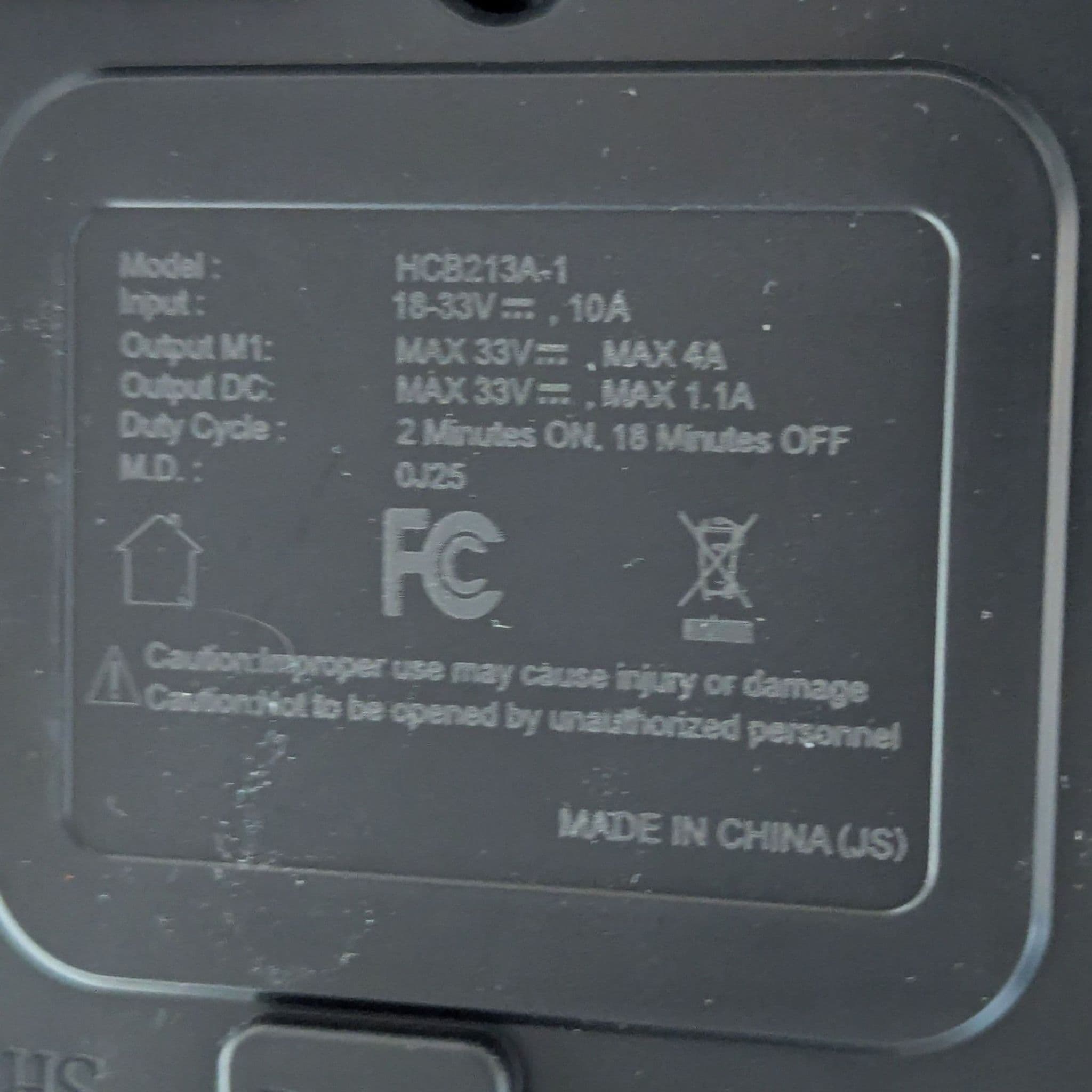 Flexispot Electric Adjustable Standing Desk with Programmable Height Settings - Thumbnail 7