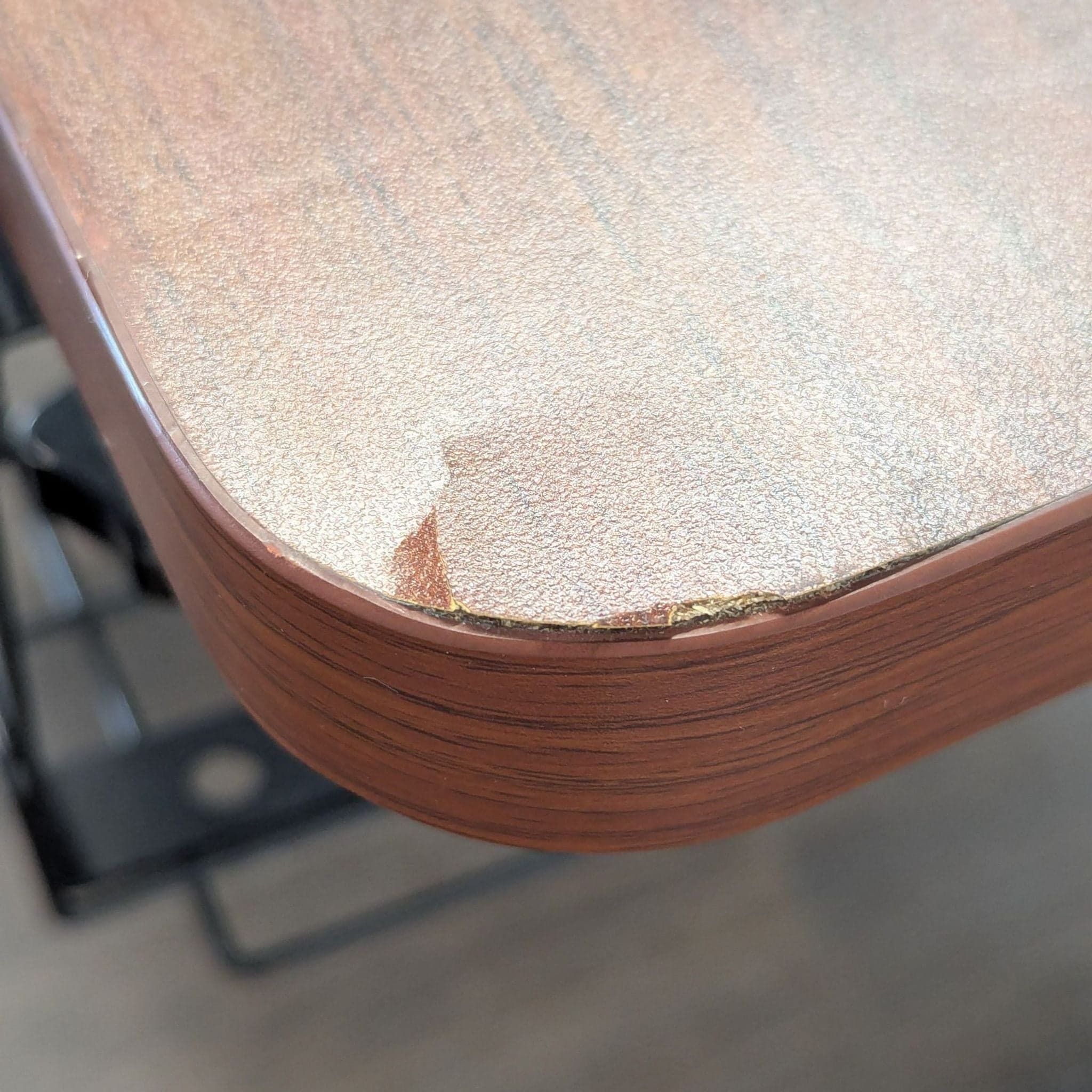 Flexispot Electric Adjustable Standing Desk with Programmable Height Settings - Thumbnail 6