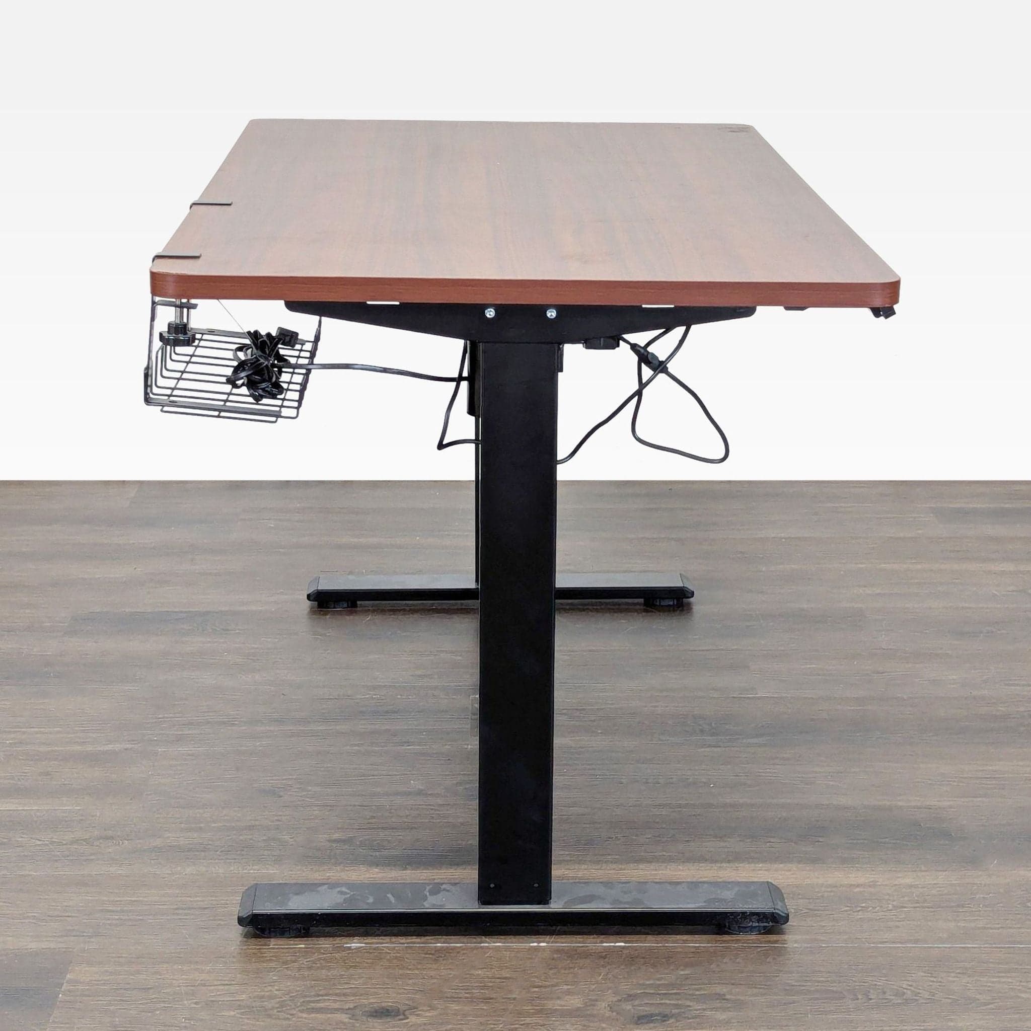 Flexispot Electric Adjustable Standing Desk with Programmable Height Settings - Thumbnail 4