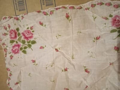 Vint Pink Rose Handkerchief Scalloped Edge 11.5” Cottagecore Floral, EXCELLENT! - Thumbnail 3