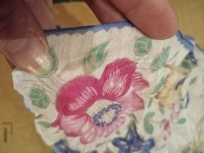 Vtg 1950s Floral Handkerchief Scalloped Swag Edge Pink Blue Yellow Medallion 13" - Thumbnail 3