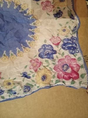 Vtg 1950s Floral Handkerchief Scalloped Swag Edge Pink Blue Yellow Medallion 13" - Thumbnail 6