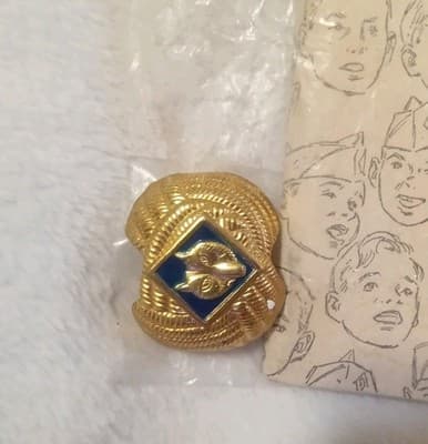 1950s Cub Scout Lot: 1956 BSA Songbook, Wolf Slide (Clasp Back) & Service Star - Thumbnail 4