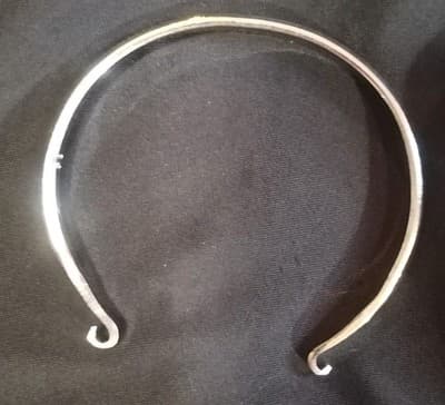 Authentic Brighton Silver Plated "Hitch" Hook Bangle Bracelet Stackable. - Thumbnail 2