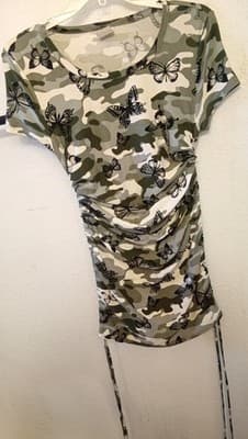 No Boundaries Camouflage Butterfly Ruched Drawstring Short Sleeve Top S (3-5) - Image 1