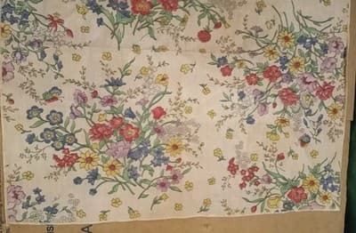 Vintage 1960s Floral Handkerchief 16.5" Large Cotton Pocket Square Ladybugs - Thumbnail 3