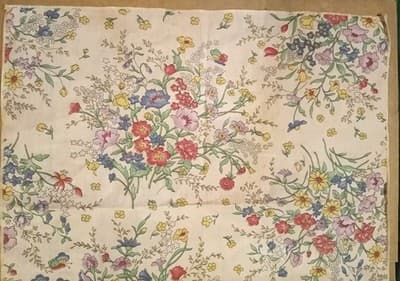 Vintage 1960s Floral Handkerchief 16.5" Large Cotton Pocket Square Ladybugs - Thumbnail 2