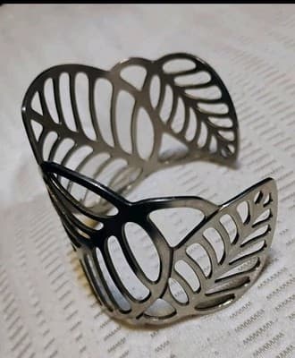 Stainless Steel Leaf Cuff Bracelet Silver Hollow Cutout Non-Tarnish Modern - Thumbnail 2