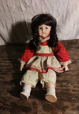 Vintage 1990 Heritage Mint "Stephanie" Porcelain 14" Happy Memories Collection - Thumbnail 3