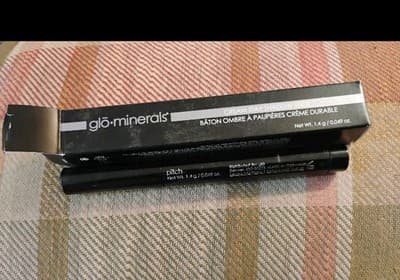 6X glo-minerals Cream Stay Shadow Stick Pitch – Cream, 1.4g/0.049oz ea. - Thumbnail 3