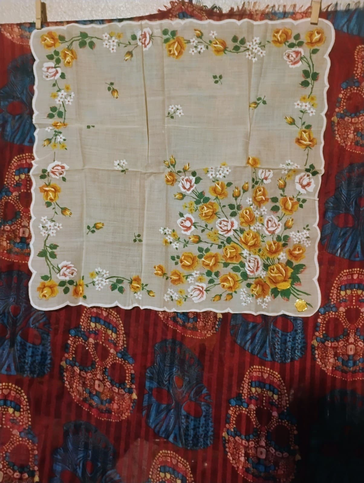 2 Beautiful LG Vintage Yellow Rose Print Handkerchiefs - Thumbnail 4