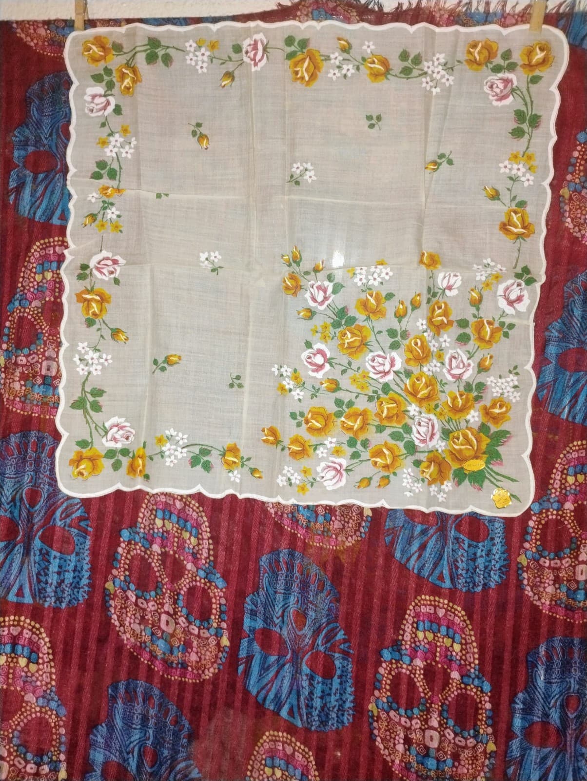 2 Beautiful LG Vintage Yellow Rose Print Handkerchiefs - Thumbnail 5