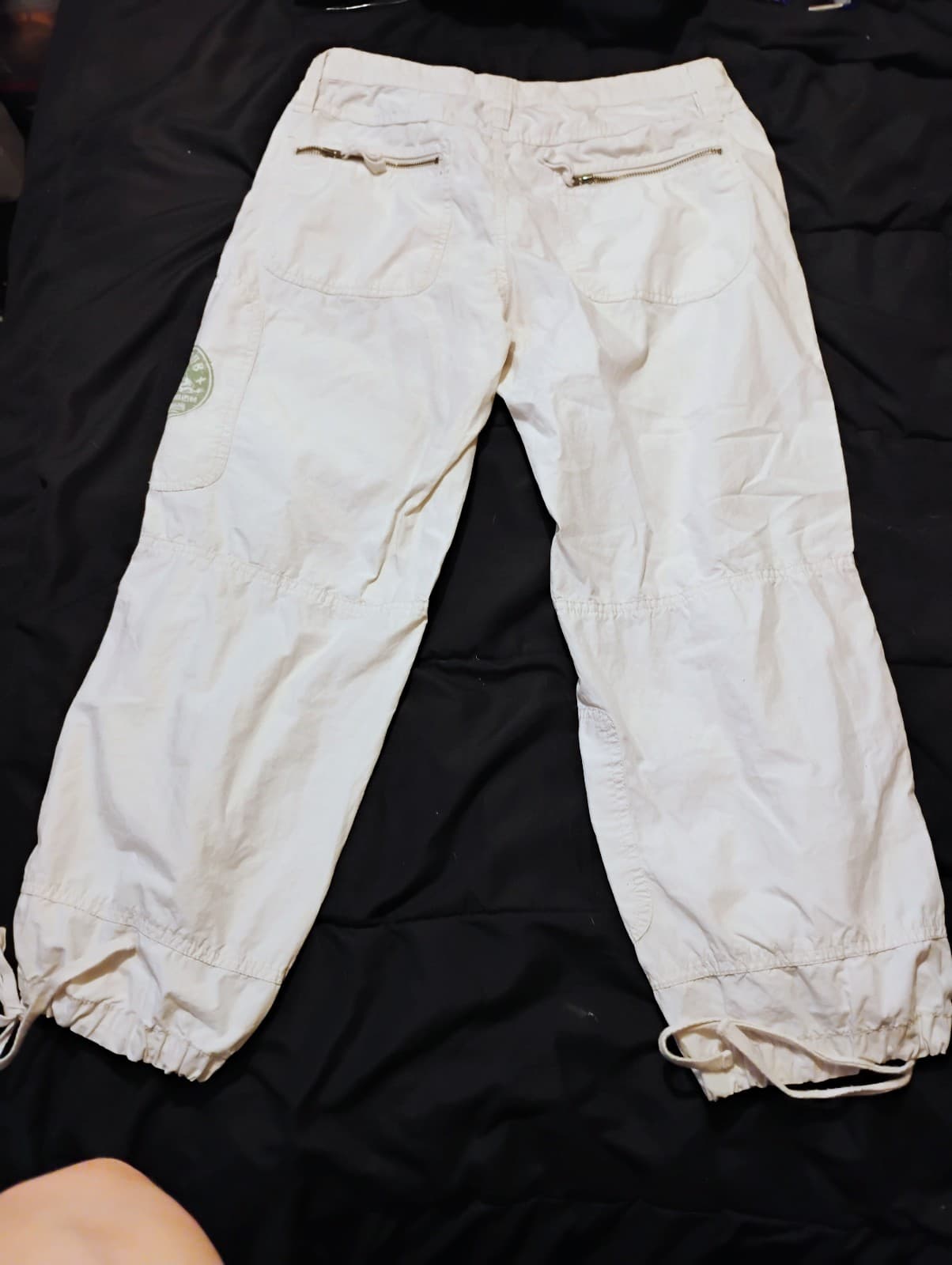 Old Navy women's size 4 cargo capris - Thumbnail 7