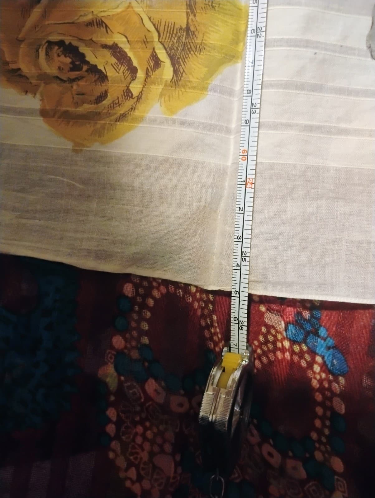 2 Beautiful LG Vintage Yellow Rose Print Handkerchiefs - Thumbnail 3