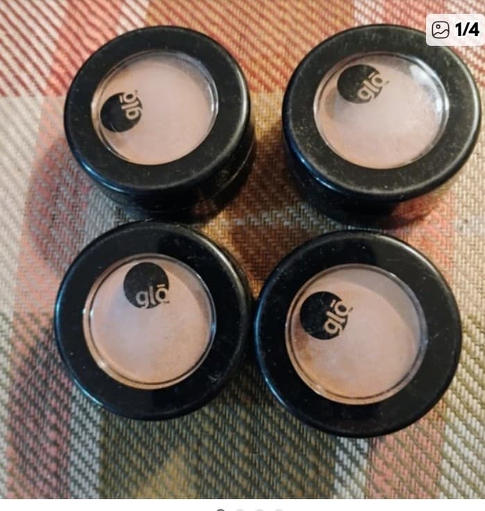 Glo Skin Beauty Discontinued Eyeshadow-"Twig" -, 18 count , NOS! - Thumbnail 2