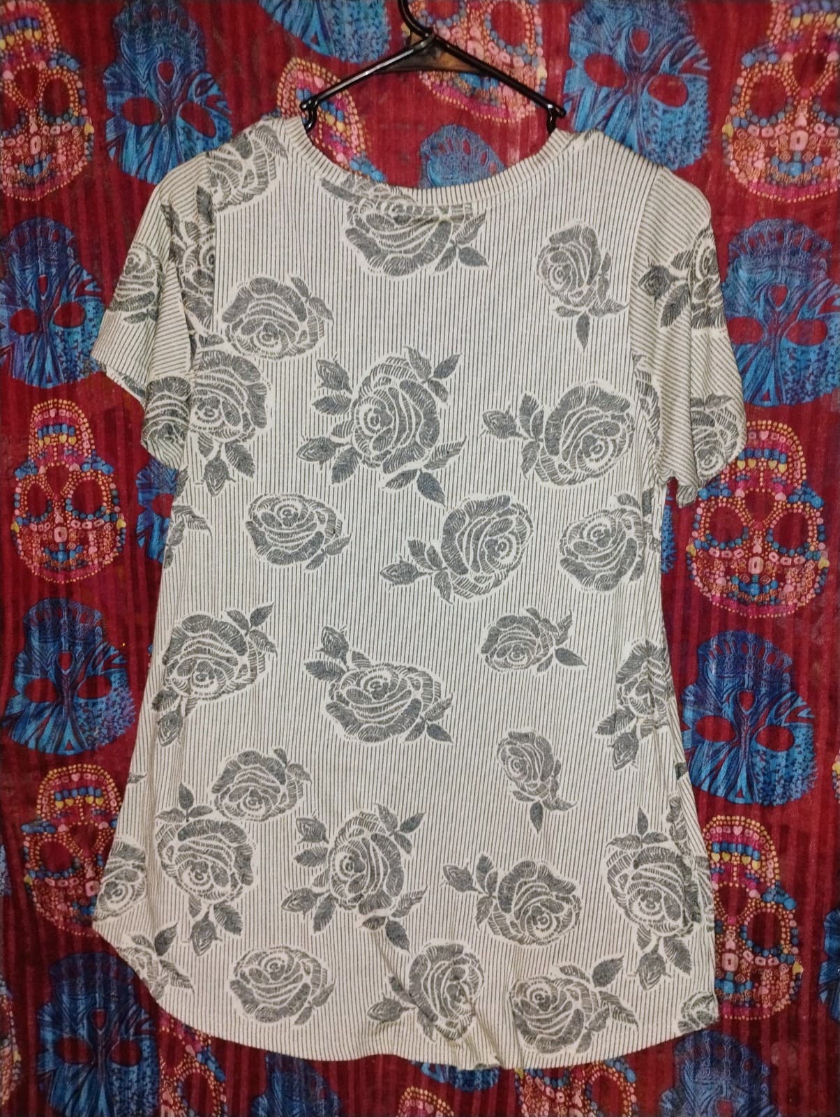 Lularoe Rose Print Basic T, Size S - Thumbnail 2