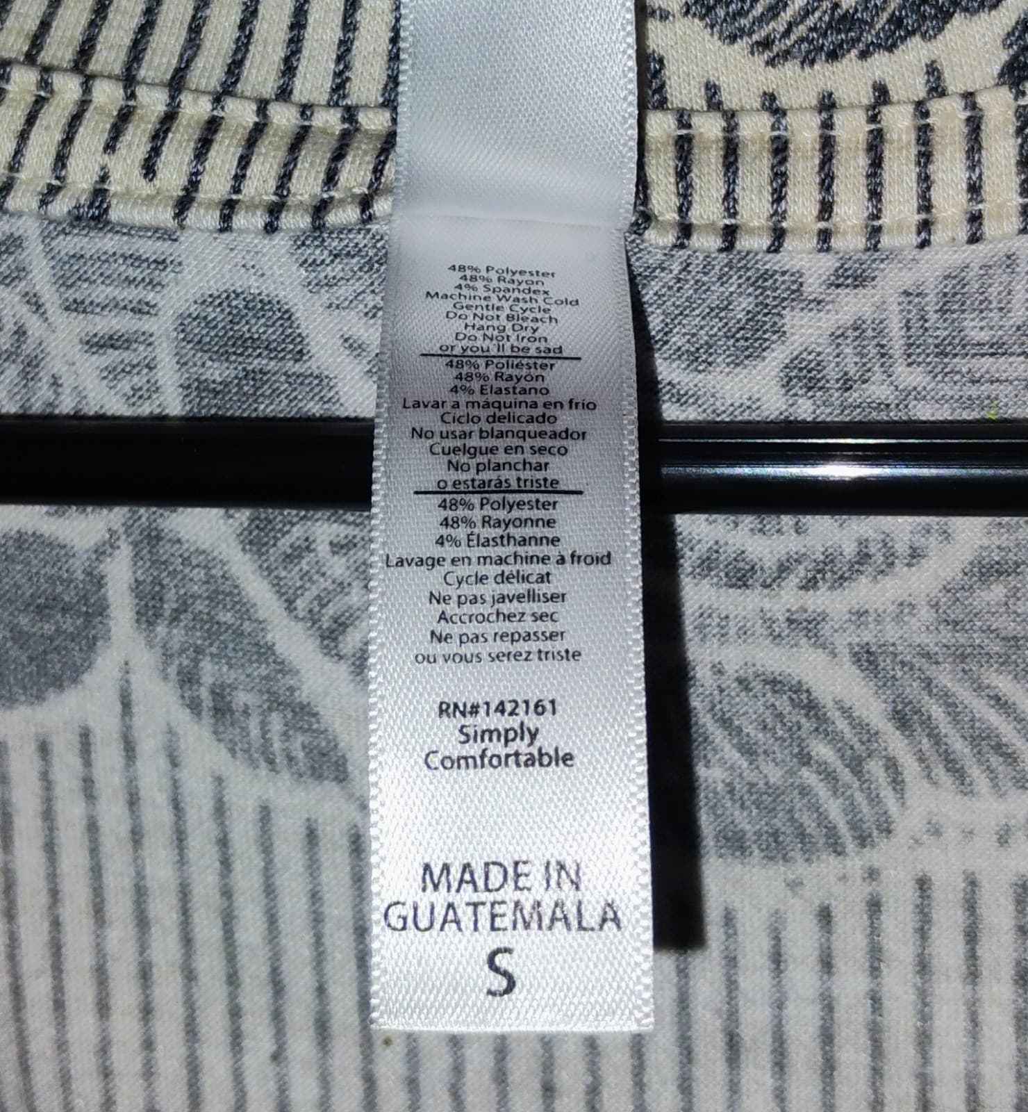 Lularoe Rose Print Basic T, Size S - Thumbnail 4