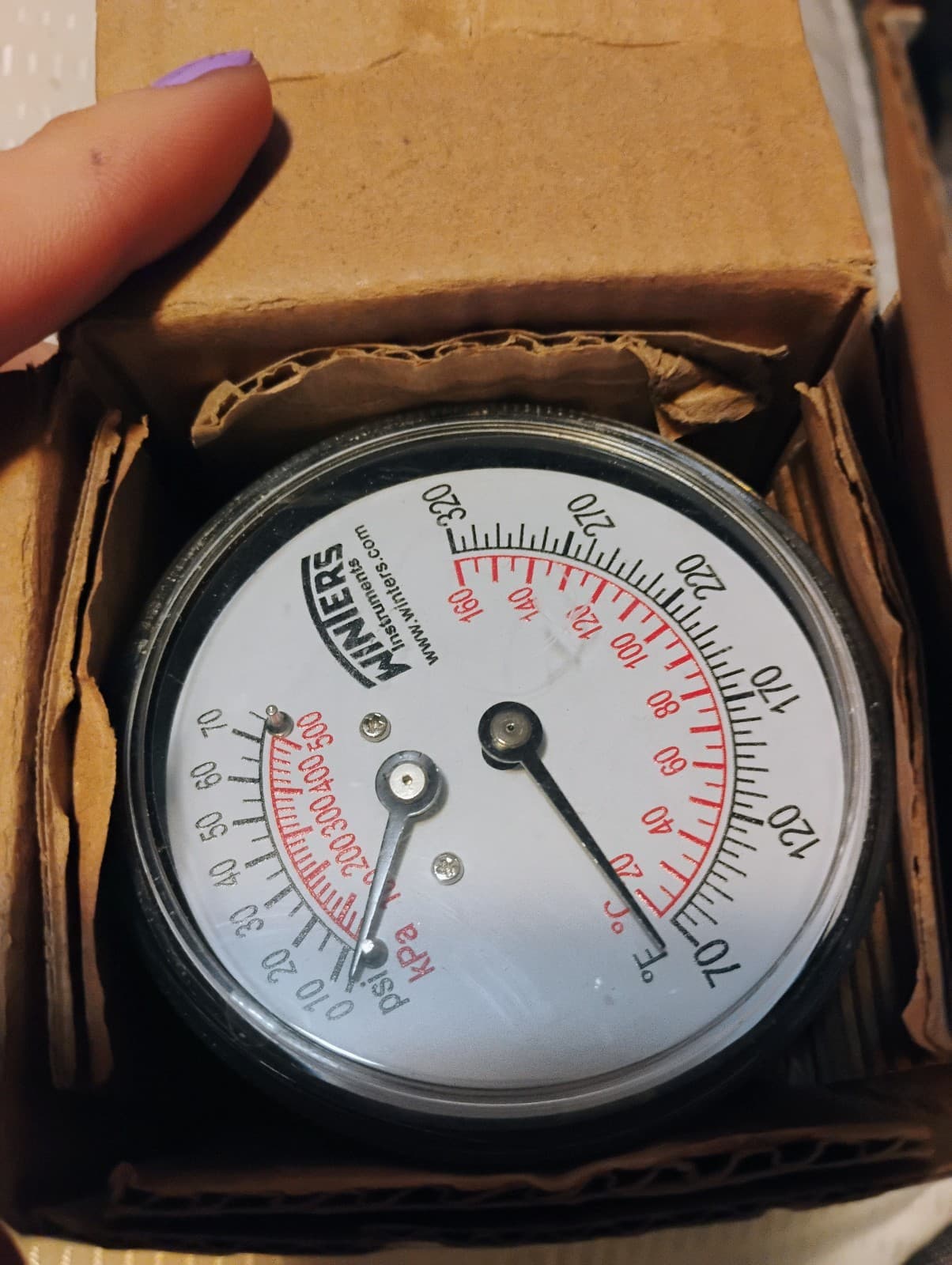 Unused Winters Instruments dual scale gauge model TTD404 still in box.