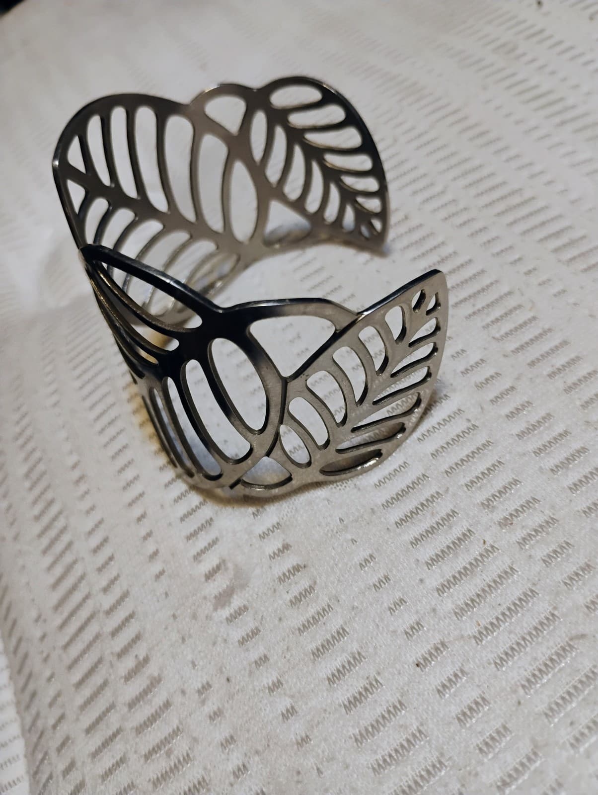 Stainless/surgical steel cuff/bangle