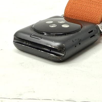 APPLE WATCH SERIES 3 42MM GPS WR-50M ALUMINUM CASE Screen Damage - Thumbnail 4