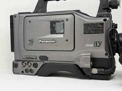 Panasonic AG-DVC200P Video Camera Camcorder With Canon Bctv Zoom Lens - Thumbnail 5