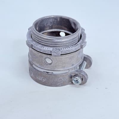 5 Pack Topaz 155 1-1/2" BX-Flex Straight Squeeze Die Cast Connectors - Image 1