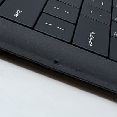 Microsoft Model 1709 Type Cover for Surface Pro - Thumbnail 4
