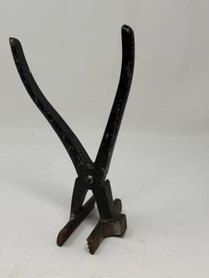 Vintage Canvas Cast Iron Stretching Pliers. - Thumbnail 2