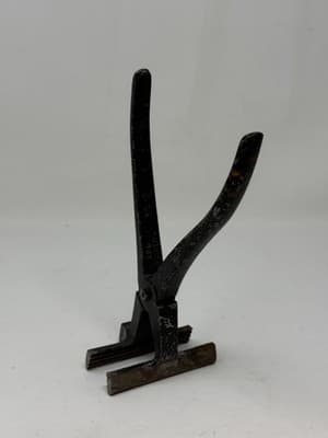 Vintage Canvas Cast Iron Stretching Pliers. - Thumbnail 3
