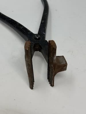 Vintage Canvas Cast Iron Stretching Pliers. - Thumbnail 6