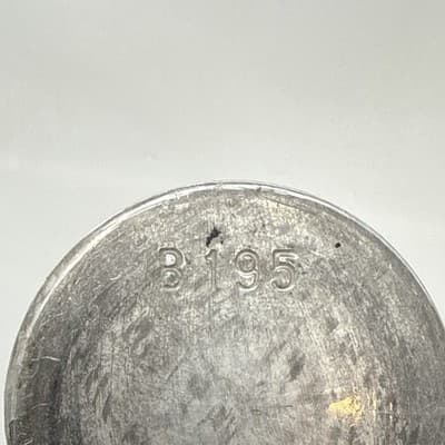 Medical oxygen tank cylinder UN1072 EMPTY - Thumbnail 3