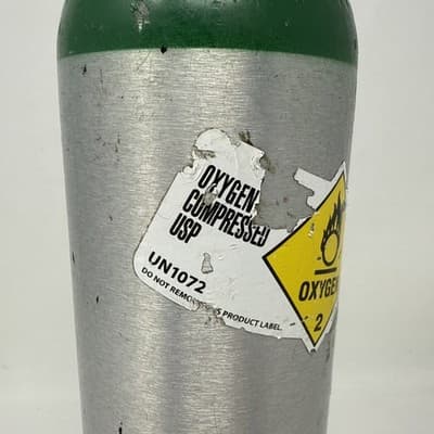 Medical oxygen tank cylinder UN1072 EMPTY - Thumbnail 2