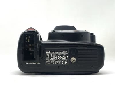 Nikon D40x 10.2MP DSLR Camera Working Tested - Body Only - Thumbnail 5