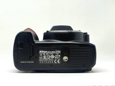 Nikon D40x 10.2MP DSLR Camera Working Tested - Body Only - Thumbnail 3