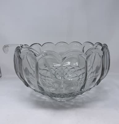 LE Smith Cupped Punch Bowl Dominion Clear Georgian Honeycomb w/ 18 Cups & Ladel - Thumbnail 3
