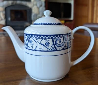 Vintage Churchill England "Out of the Blue" Teapot - 1997-2003 Pristine! - Thumbnail 2