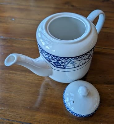Vintage Churchill England "Out of the Blue" Teapot - 1997-2003 Pristine! - Thumbnail 3