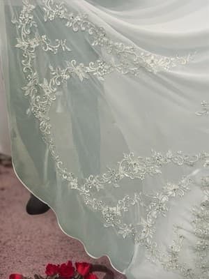 S Satin A-Line Cap Sleeve Wedding Dress White Size 10 Scoop Neck Train - Thumbnail 2