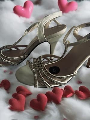 David's Bridal Hannah Ivory Strappy Heeled Bridal Shoes Synthetic Size 7 - Thumbnail 3