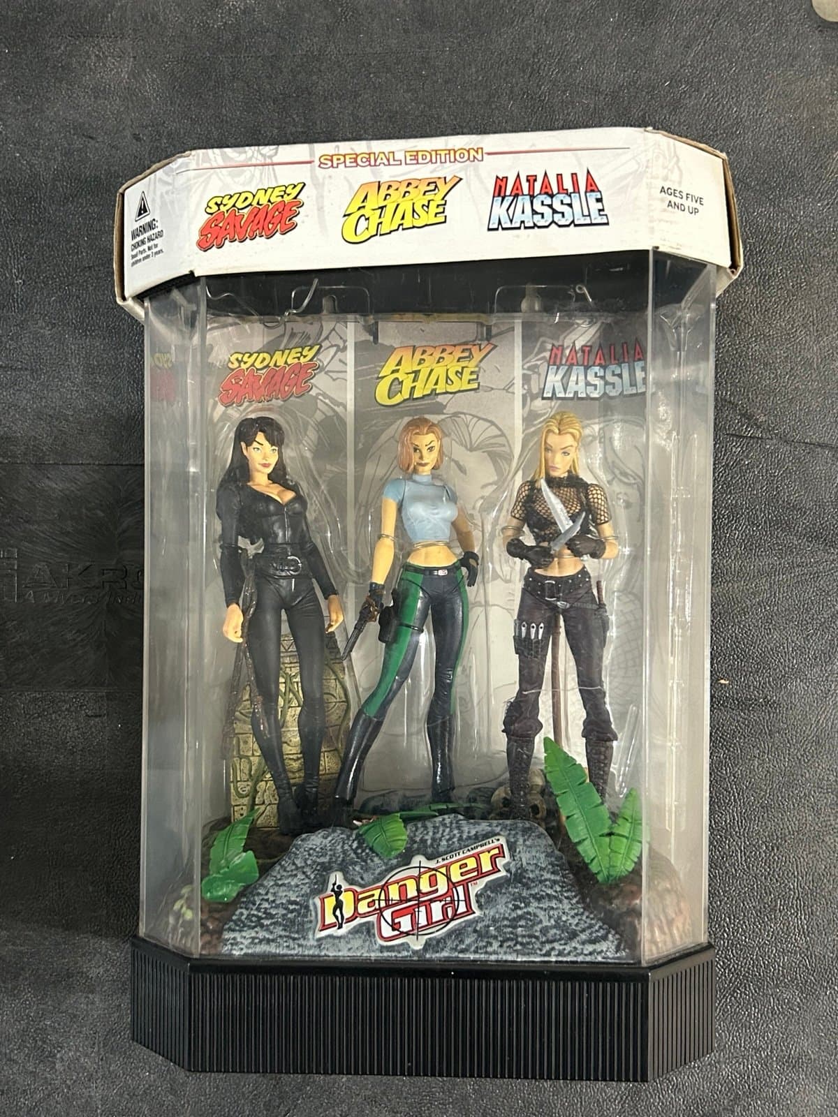 McFarlane Toys Danger Girl Fishtank 3-Figure Limited Edition Set - Image 1