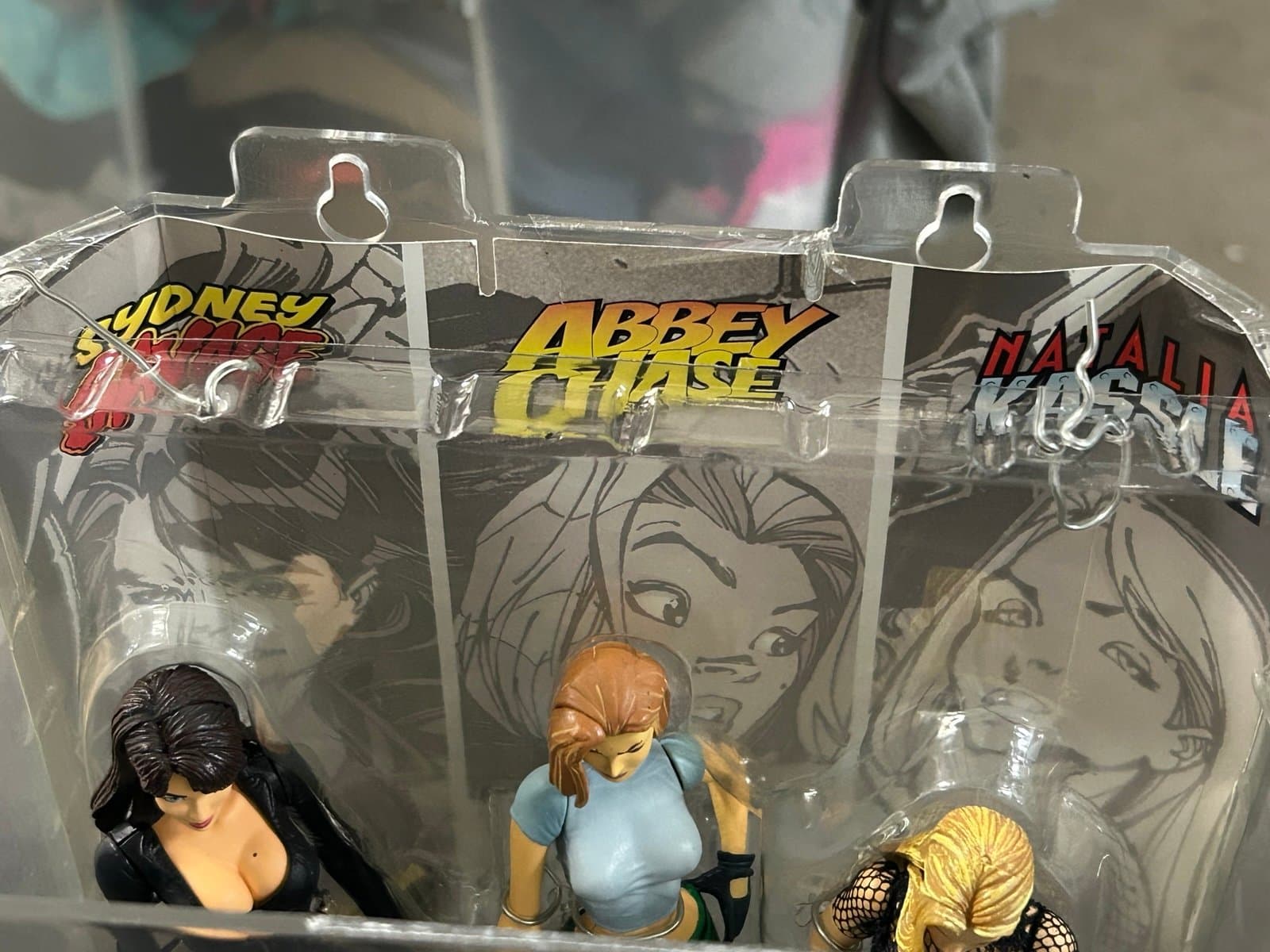 McFarlane Toys Danger Girl Fishtank 3-Figure Limited Edition Set - Thumbnail 8