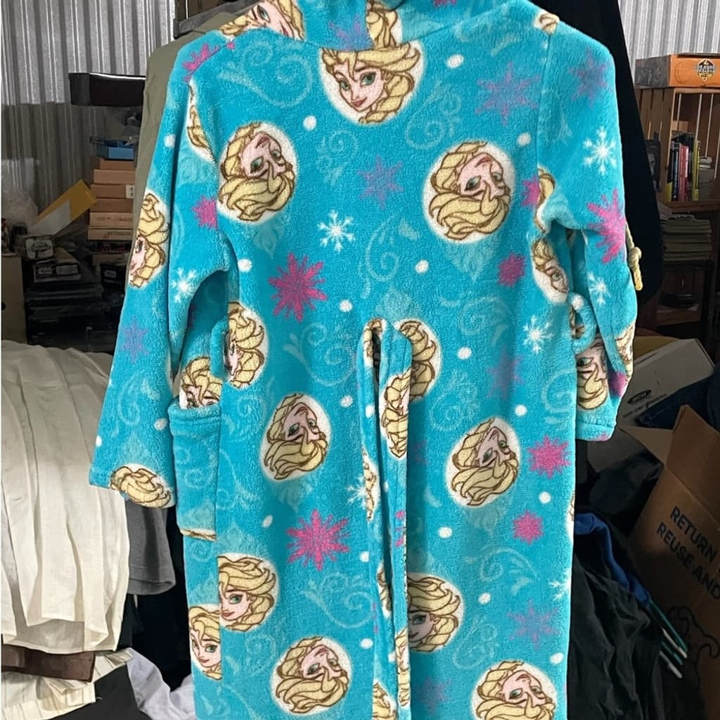 Disney FROZEN Blue and Cream Plush Fabric - Thumbnail 5