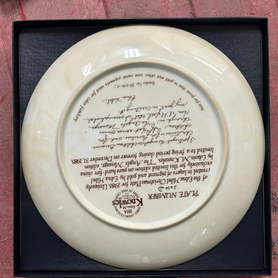 Edna Hibel 1985 Christmas Plate The Angels' Message - Hand Applied 22K Gold Rim - Thumbnail 3