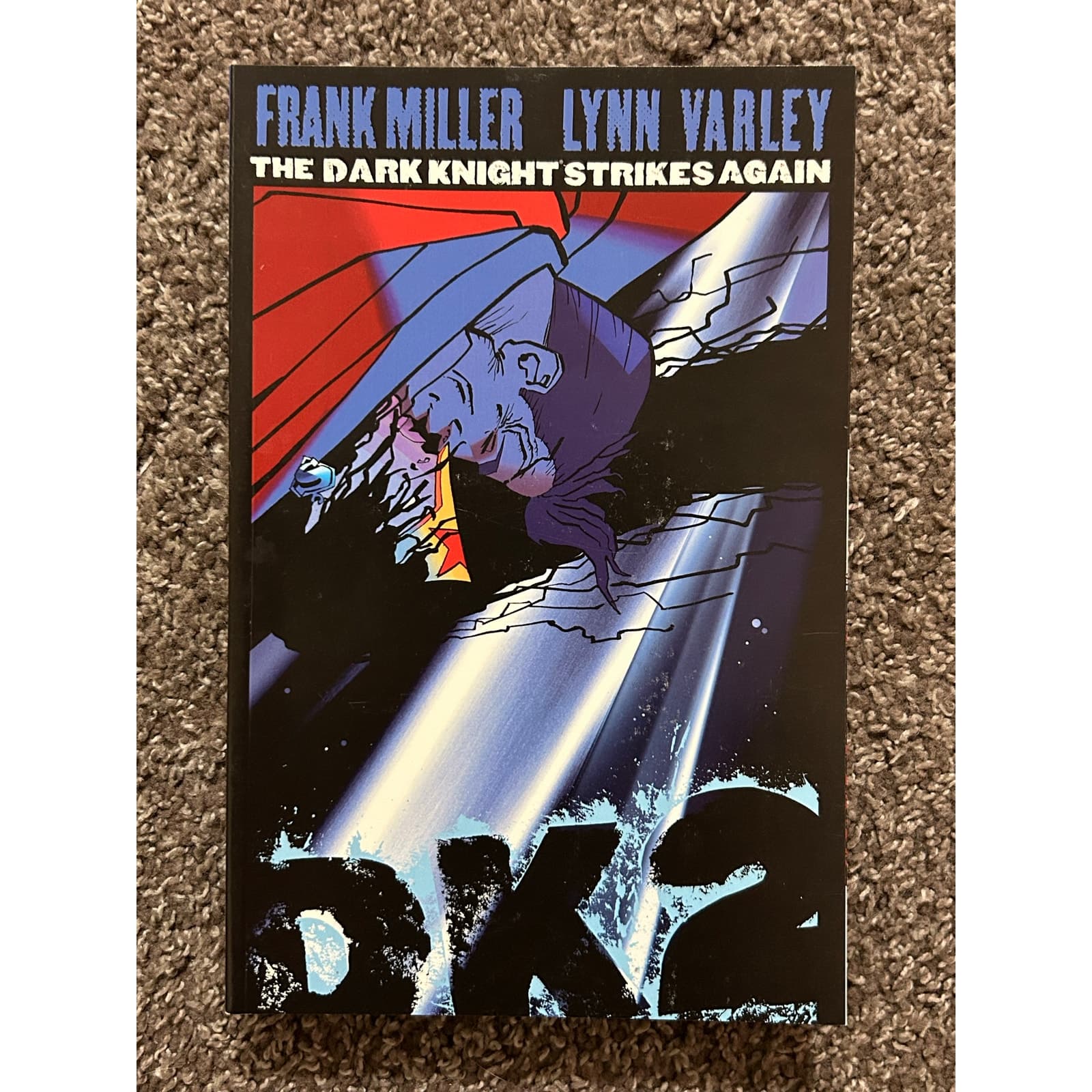 Lot of 4 DC Comics TPB & Hardcover - Thumbnail 2