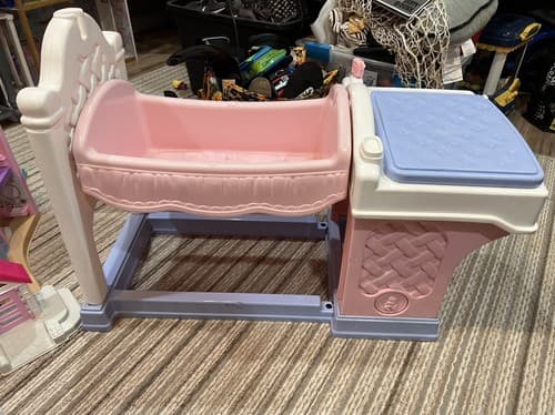 FISHER PRICE DOLL CRADLE CHANGING TABLE & SINK CHILD SZ - Image 1