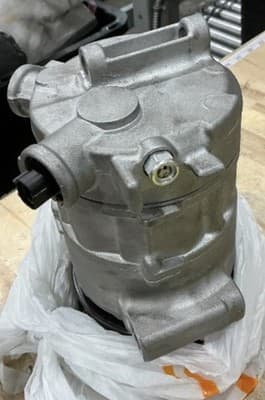 NewYall 2.4L Air Conditioner A/C Compressor With Clutch - Thumbnail 2