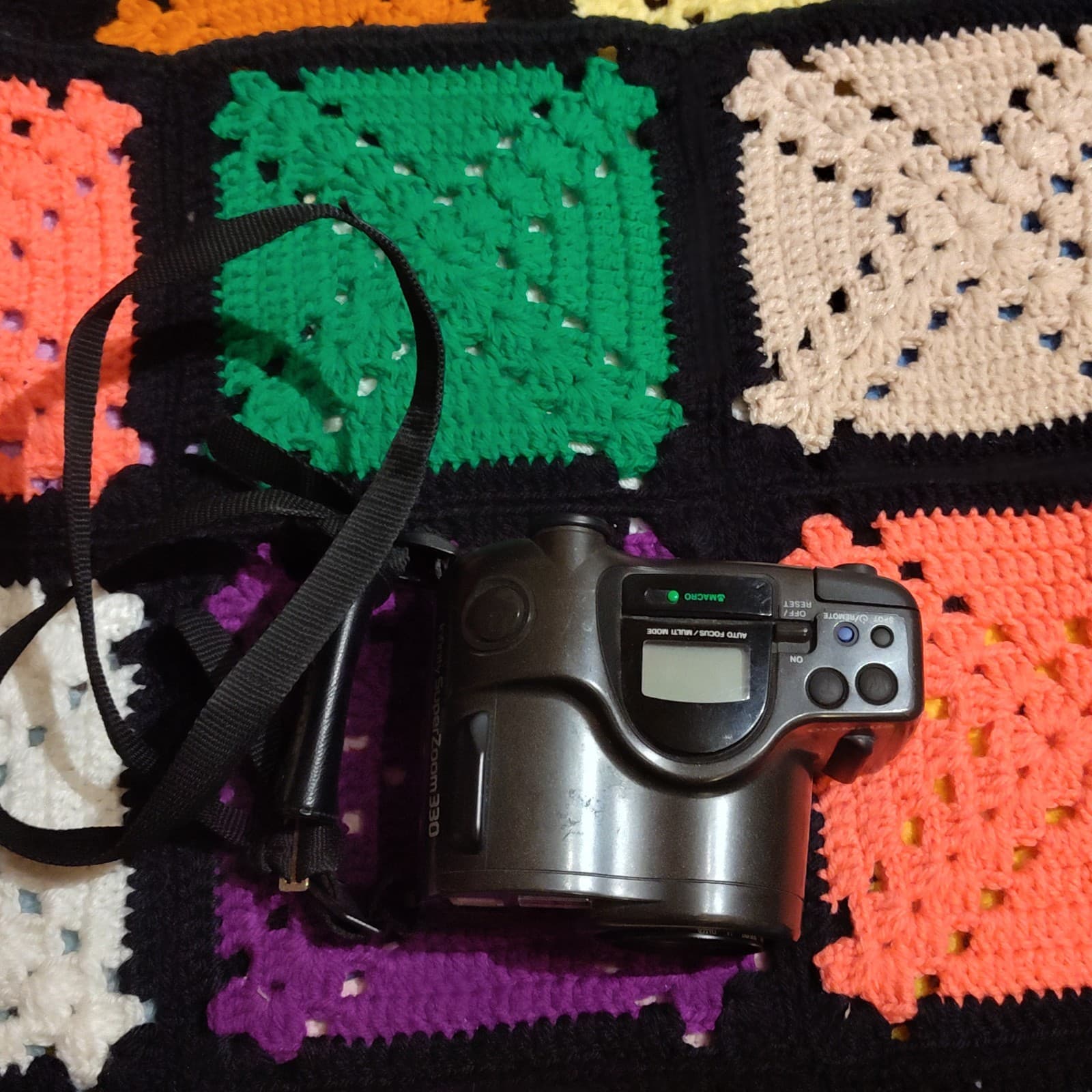 Olympus Infinity SuperZoom 330 AF 35mm Film Camera Flash UNTESTED - Thumbnail 4