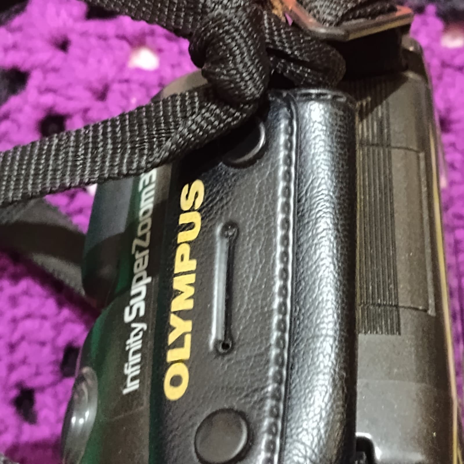 Olympus Infinity SuperZoom 330 AF 35mm Film Camera Flash UNTESTED - Thumbnail 7